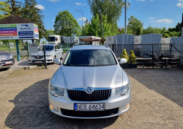 Skoda Superb cena 35600 przebieg: 239700, rok produkcji 2012 z Ostrów Lubelski małe 562